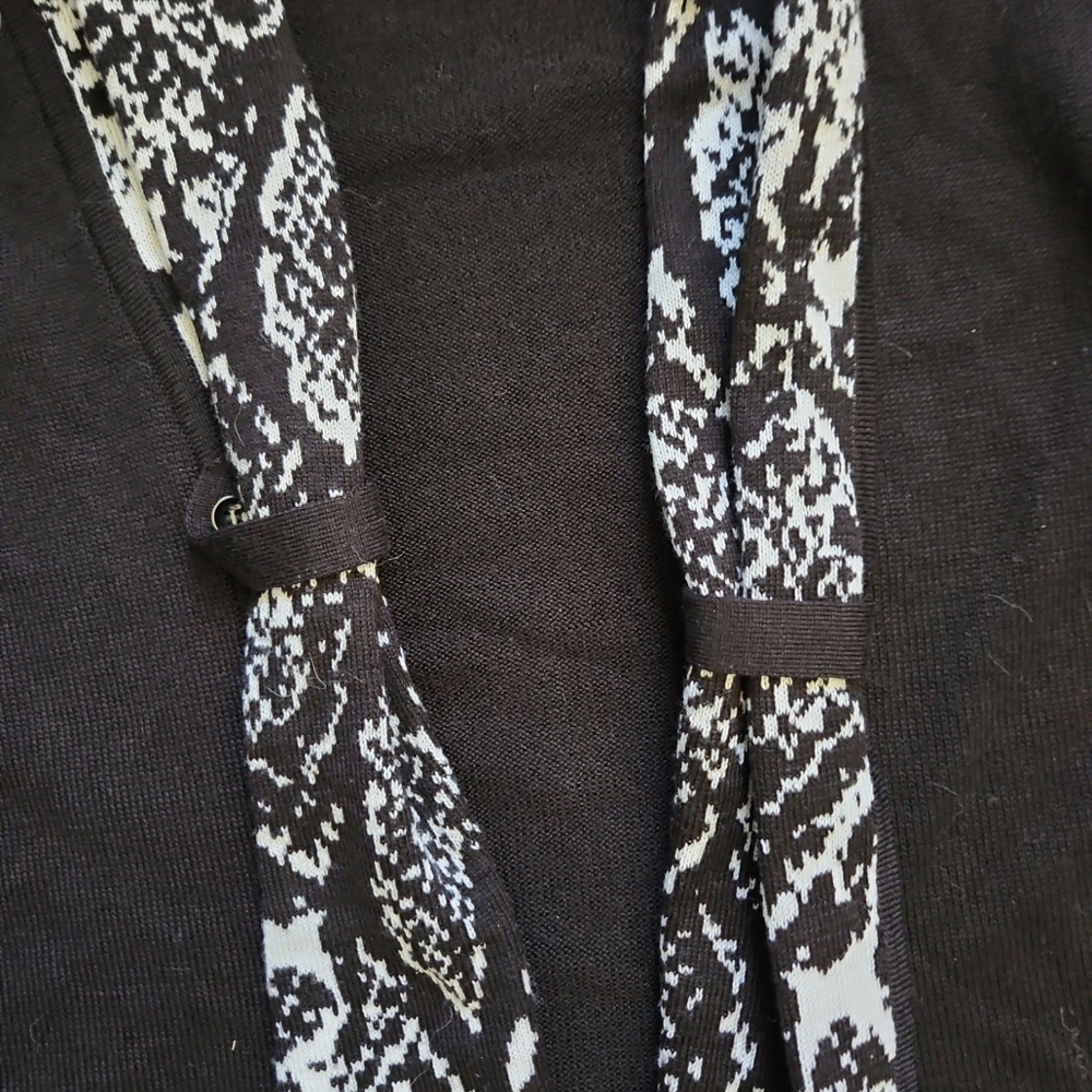 Jones of New York Signature Black Cardigan with Black and White shawl collar XL - Picture 3 of 4